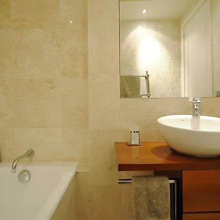 Champs Elysees - Air Conditioning Bed & Breakfast 3*