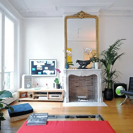 Champs Elysees - Air Conditioning Bed & Breakfast